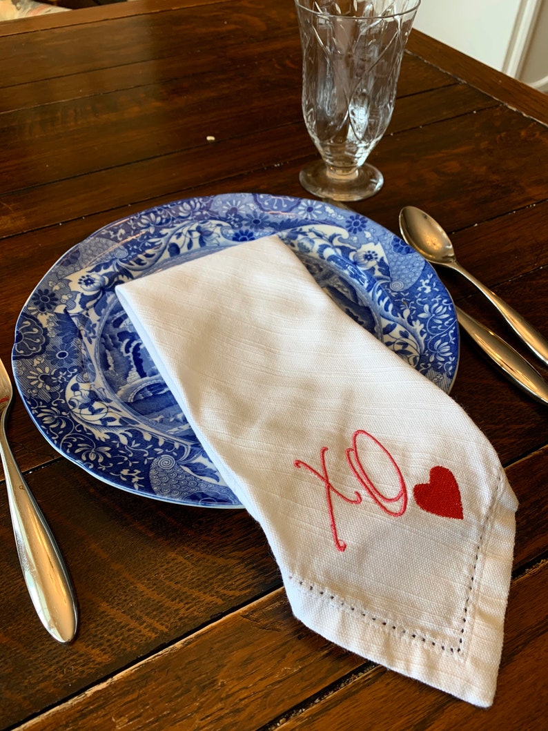 XO Valentine Dinner Napkin, Casual Valentine's Cloth Napkin image 4