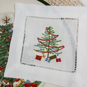 クリスマスツリーカクテルナプキン、クリスマスツリーチャイナコンプリメンツ、刺繍ドリンクナプキン、クリスマスバーウェア、クリスマスホステスギフト