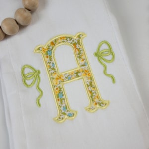 Applique Monogrammed Burp Cloth - Monogrammed Baby Gift - Paño de eructo de pañal de tela