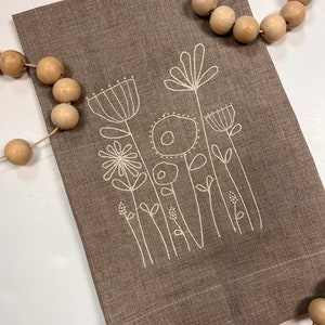Floral Hand Towel, Spring Tea Towel, Embroidered Flower Kitchen Towel, Spring Hostess Gift, Mother&#39;s Day Gift
