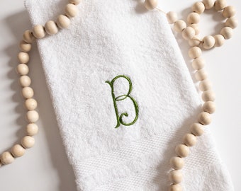 Toalla de mano con monograma, toalla de mano con monograma personalizada de felpa blanca, toallas de mano de sala de polvo, toallas de mano personalizadas, regalo de inauguración de la casa