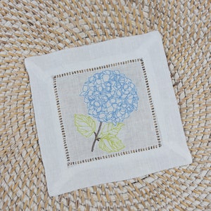 Hortensie Cocktail Serviette, Blumen Cocktail Serviette, Garten Party Cocktail Serviette, Gastgeberin Geschenk, bestickte Hortensie Serviette, Gärtner Geschenk