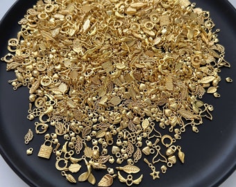 Verschiedene kleine Charms Gold Bulk gemischte Größe und Thema Charms Blume Blatt Herz Flügel Schmuckherstellung Versorgung