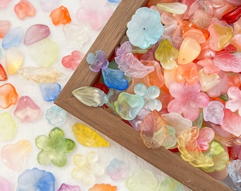 Surtido de dijes de vidrio de pétalos de hojas con orificio, dijes de colores de tamaños mixtos a granel, cuentas espaciadoras, suministro de joyería de flores