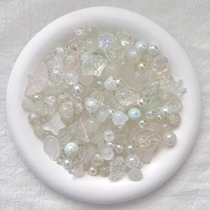 Assorted White Glass Beads Charms Multi-Colour Polished Crackled Beads Jewelry Charms Loose Beads Bracelets Glass Charms Beads Pack