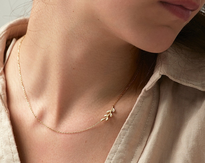 Dainty Gold or Silver Necklace, Minimalist Leaf Necklace, Necklaces for Women, Minimalist Handmade Jewelry, Gift for Women,