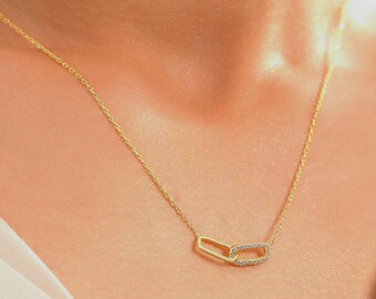 Linked Circle Pendant Necklace Gold Eternity Necklace Minimalist Jewelry