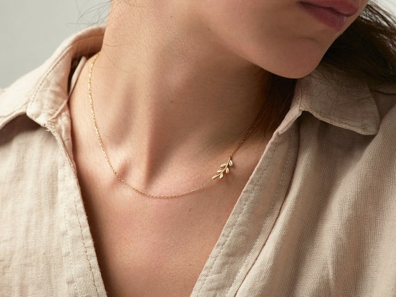 Dainty Gold or Silver Necklace Minimalist Leaf Necklace