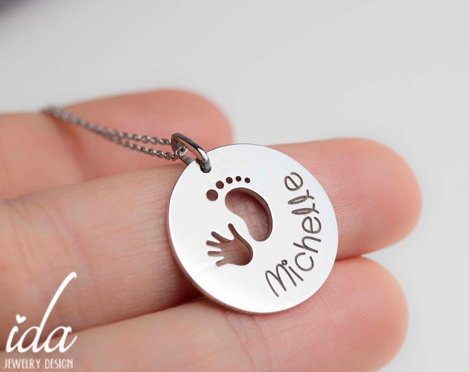 First Time Mom Gifts for Baby Shower, First Time Mommy, New Mom Necklace,  Expecting Baby Gift, Baby Name Necklace Initial Heart 0209 -  Hong Kong