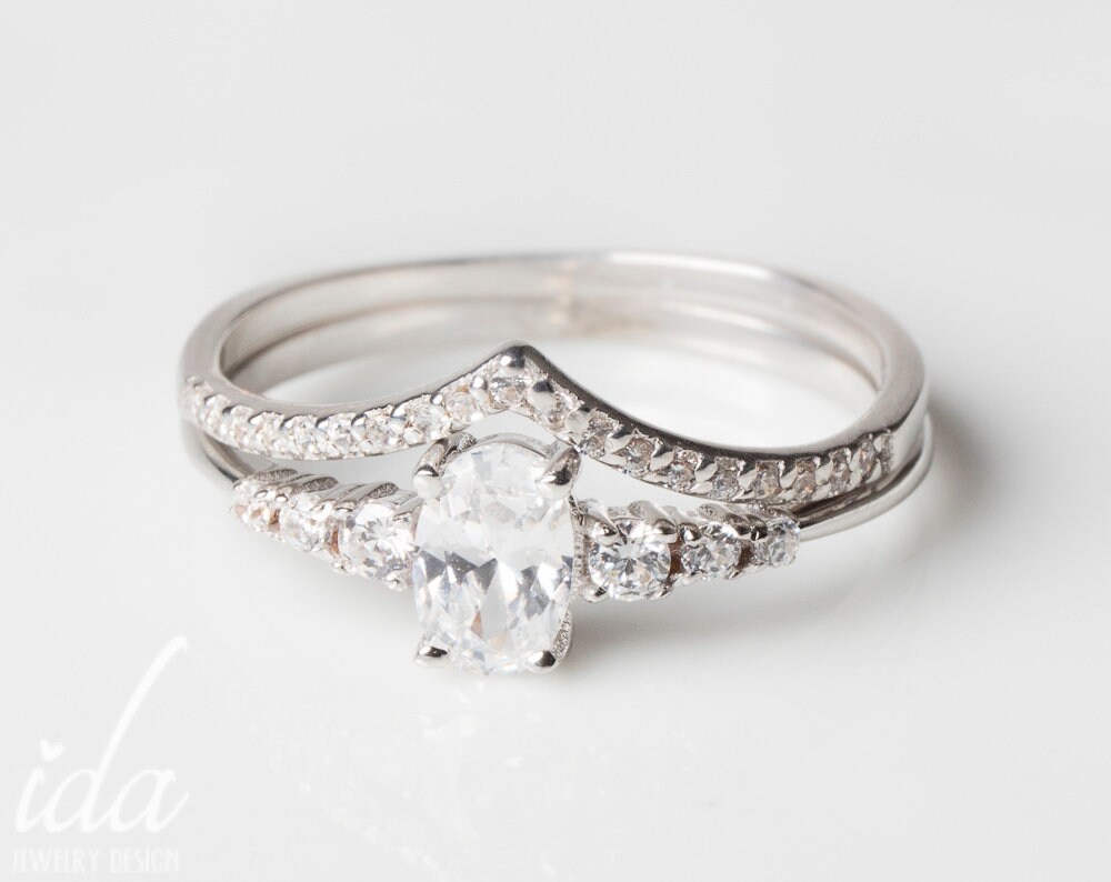 Liliene Cubic Ring