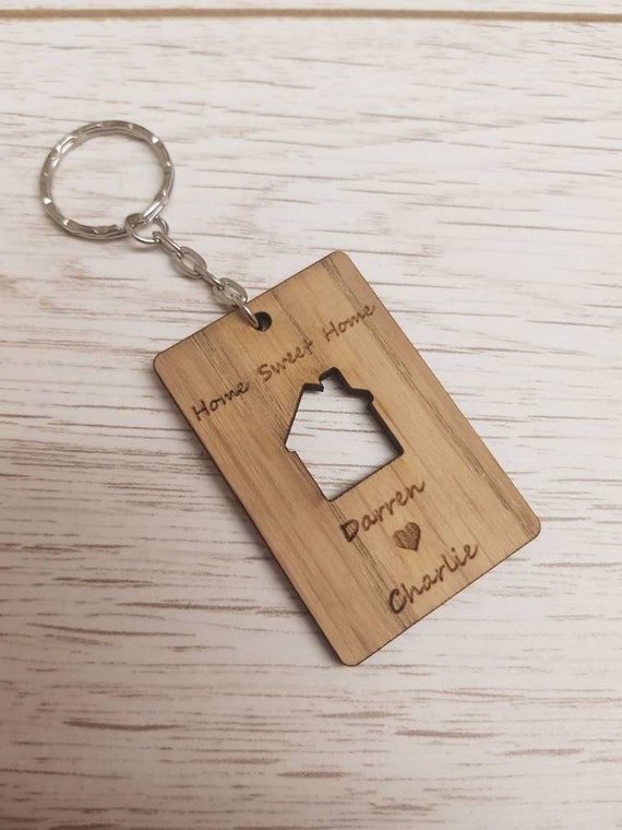 Keyring-Personalised wooden house Home is where the heart is Sweet home red