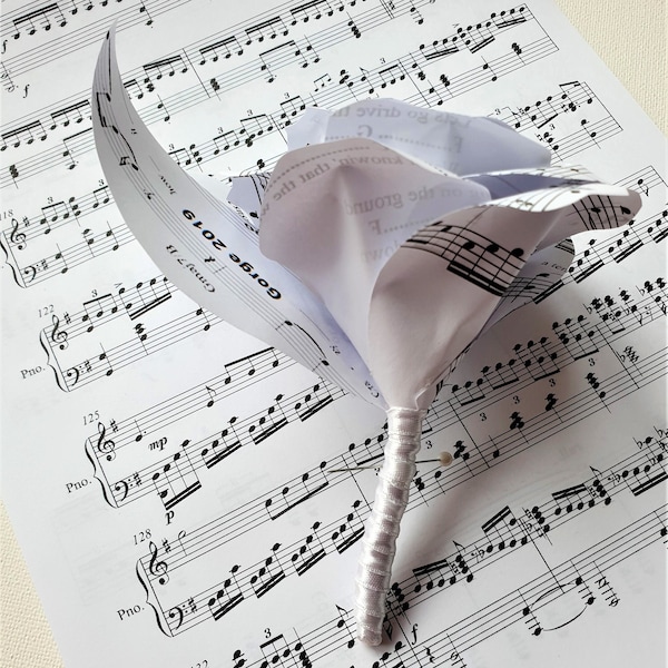 Music piano boutonniere, music buttonhole, pianist boutonniere, custom songs, musical theme wedding, musical notes boutonniere, song flower