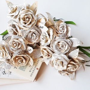 Shakespeare books flowers, Shakespeare wedding, book themed wedding, book pages roses, Shakespeare recycled book, theater wedding decor