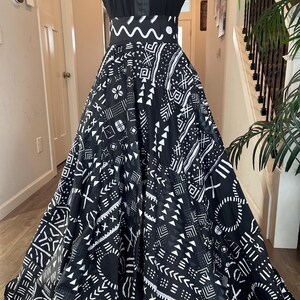 Jupe africaine/jupe Ankara/travail patché/vêtements africains pour femmes/robe africaine/robe Ankara/jupe noir et blanc/jupe longue/grande taille/Gif
