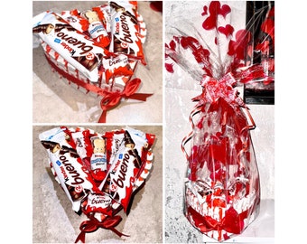 Chocolate Kinder Bueno Hippo Bar Heart Bouquet Gift Hamper valentines Day Birthday Him Her Anniversary Fathers Day Dad Grandad 3D