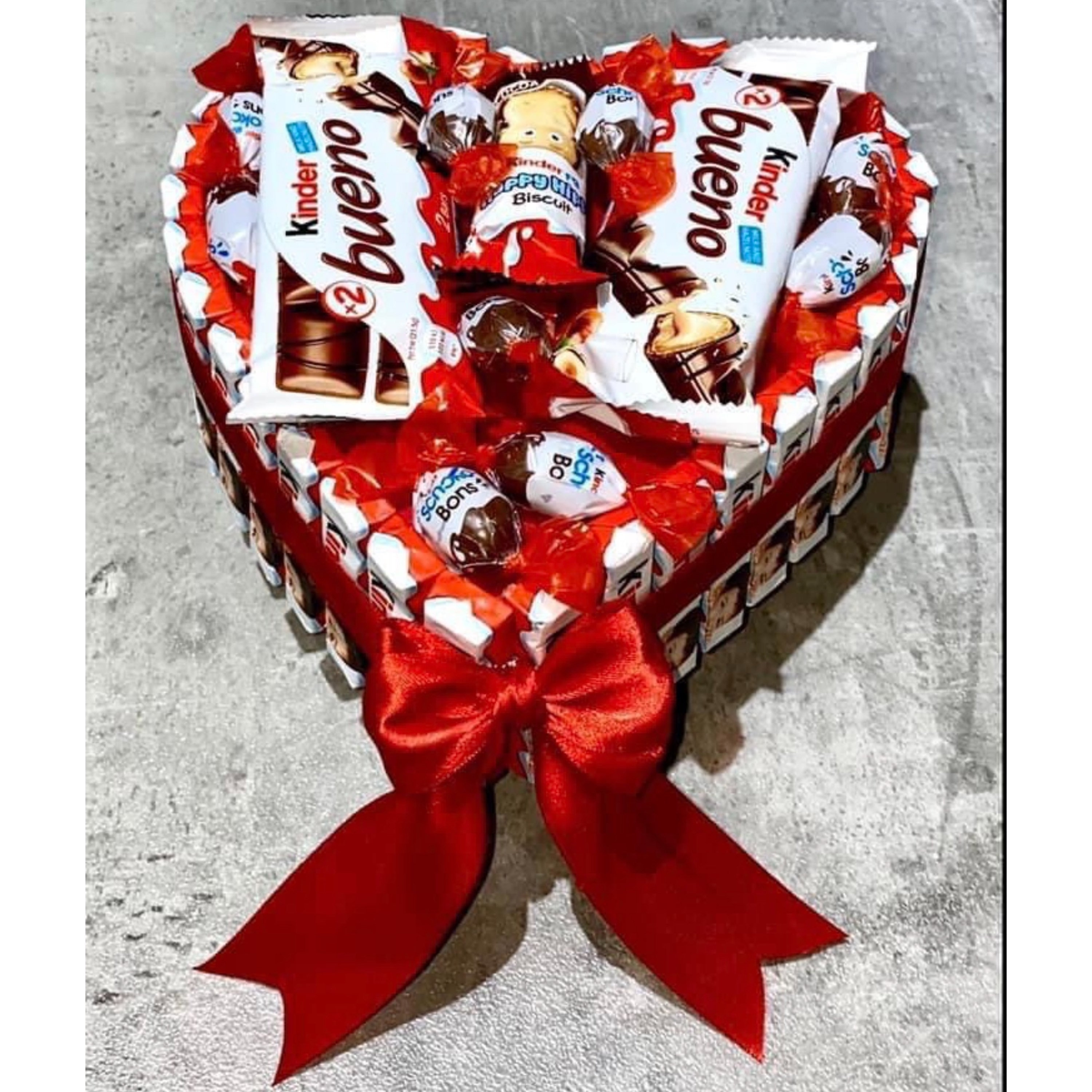 Regalo de San Valentín de corazón con productos Kínder