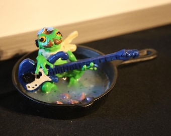 Frog Brigade Frying Pan Figurine
