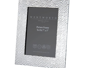 Marco de fotos de peltre martillado / Marco de fotos para tomar 7 "x 5" - Wentworth Pewter