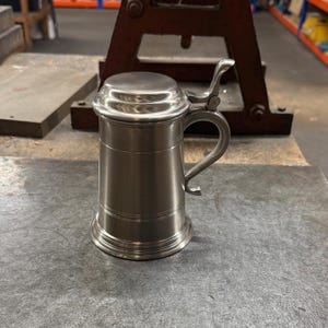 Antique finish Balmoral X range 1 Pint Lidded Wentworth Pewter Tankard