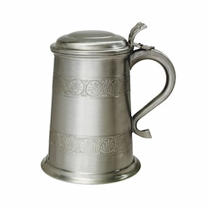 Medieval Lidded 1 Pint Wentworth Pewter Tankard