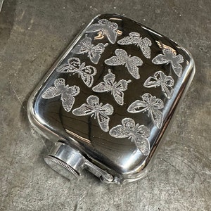 Taschenflasche mit Schmetterlingsverschluss