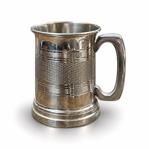 Vintage Half Pint Pewter Tankard | Engine Turned Beer Mug with Square Handle | Collectable Traditional Vintage Barware