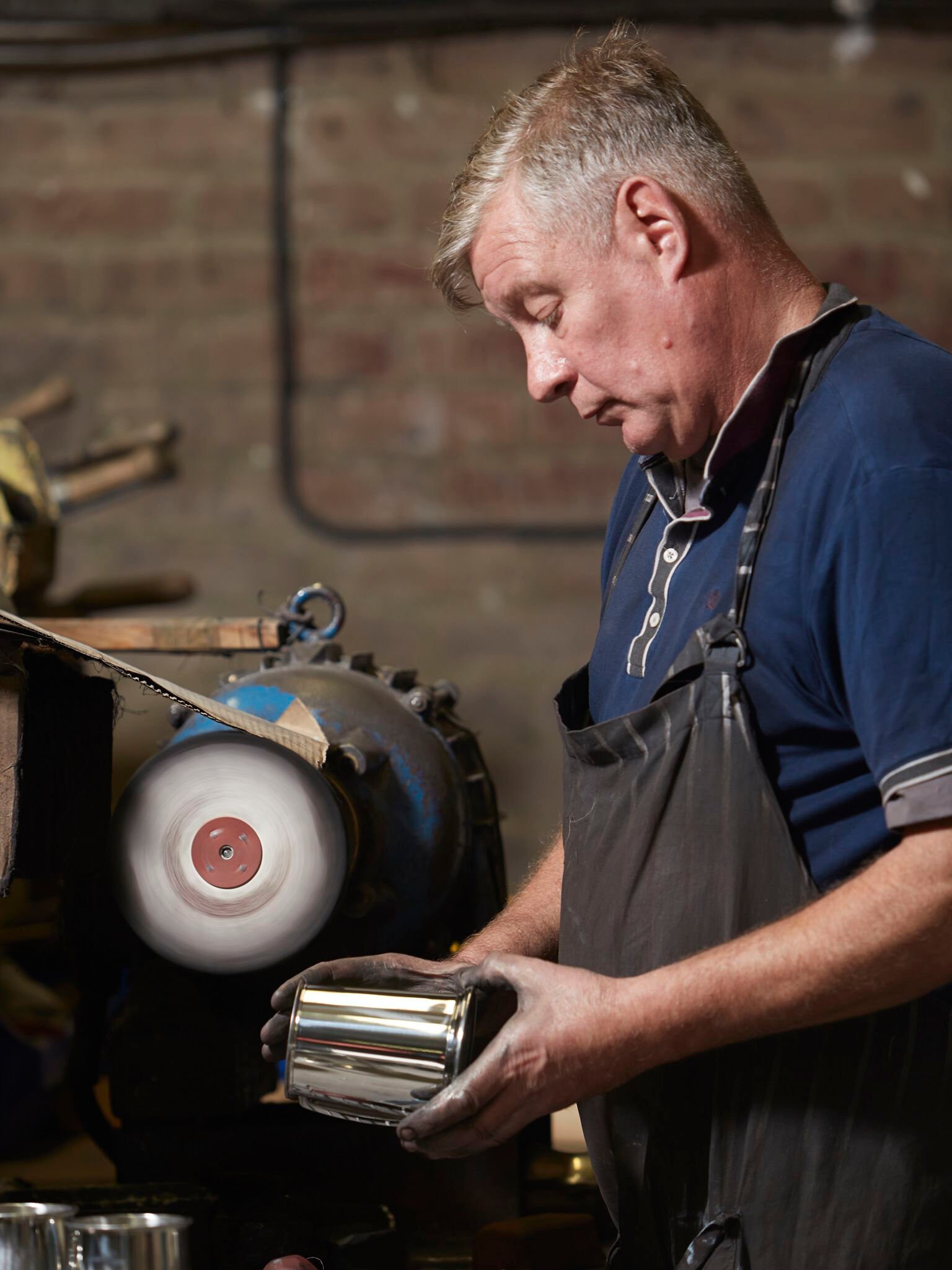 ヴィンテージvintageチャールズレニーマッキントッシュピューター英国製小物入 チャールズ・レニー・マッキントッシュにインスパイアされた小さな