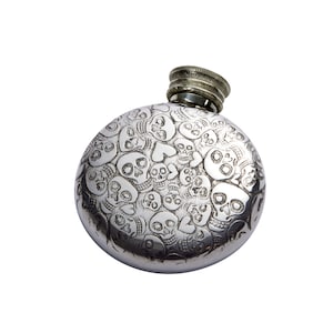 Mini Round 2oz Pewter Flask - Love Skull design