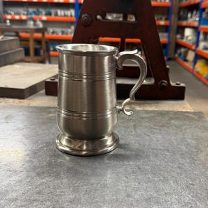 Antique finish Howard &quot;X&quot; Range Heavy 1 Pint Wentworth Pewter Tankard