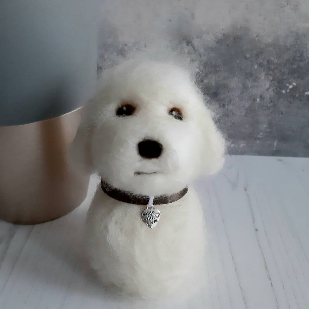Flauschiger weißer Gefilzter Hund Bolognese Hund Etsy
