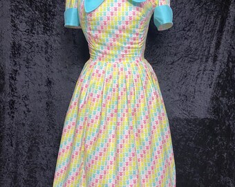 Women’s Gunmy Bear dress with scarf collar
