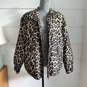 Vintage Leopard Print Silk Quilted Bomber Jacket by Clio size L 80s 90s