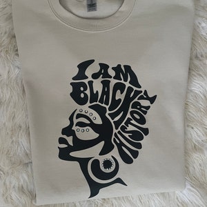 Ich bin ein schwarzes Geschichtshemd; schwarzes Queen-Shirt; Afrikanisches Königinhemd; Shirt mit Strasssteinen
