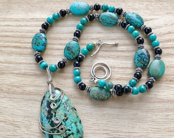 African Turquoise pendant necklace, vintage African Turquoise jewelry, African Turquoise beaded necklace, African Turquoise Black onyx