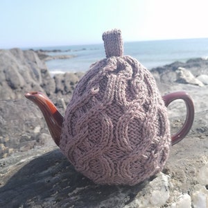 Aran Teapot Cozy / wool teapot cozy / Hand knitted tea cosy image 1