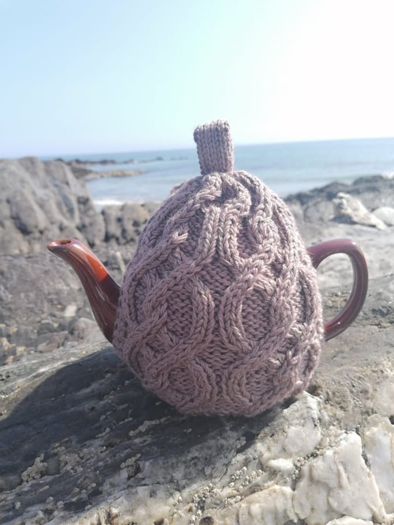 Aran Teapot Cozy / wool teapot cozy / Hand knitted tea cosy image 1