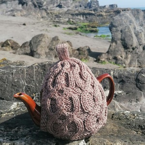 Aran Teapot Cozy / wool teapot cozy / Hand knitted tea cosy image 2