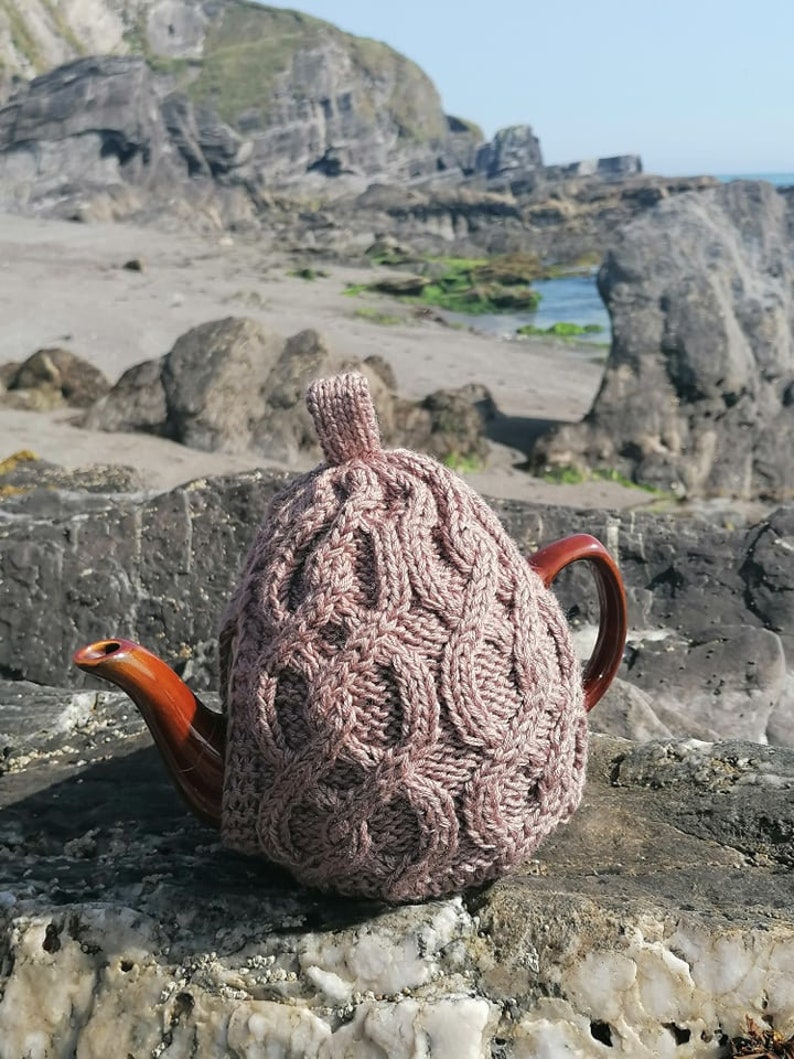 Aran Teapot Cozy / wool teapot cozy / Hand knitted tea cosy image 2