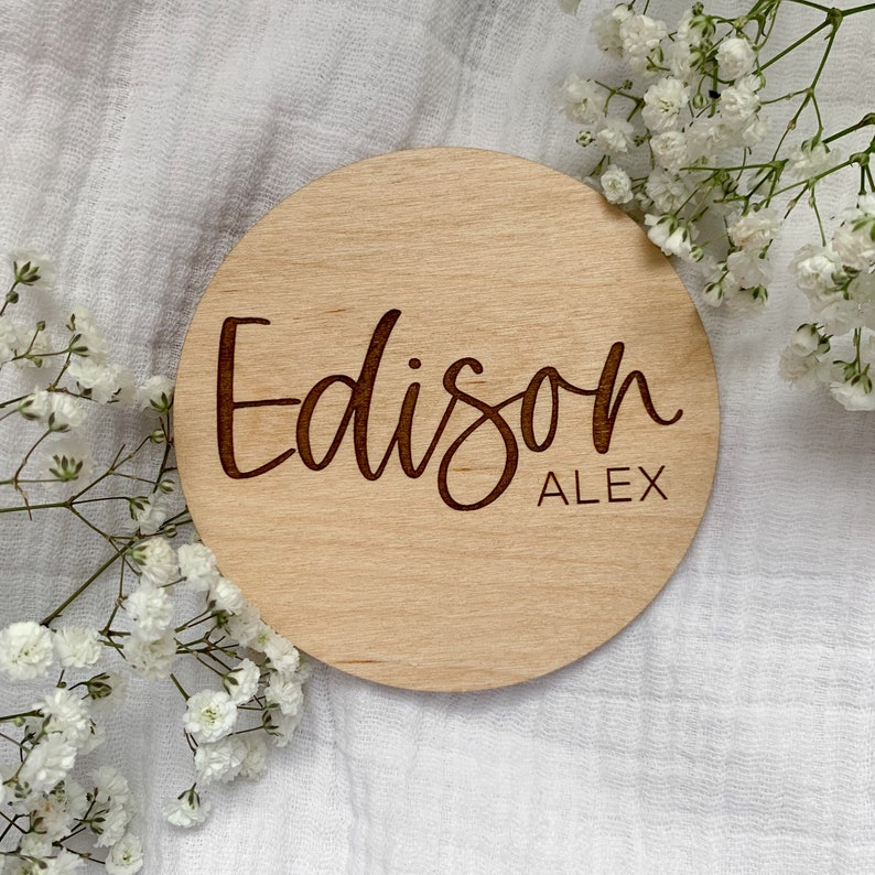 Baby Name Announcement Sign Wooden Circle Birth Announcement Sign Newborn Photo Name Sign Hospital Baby Stats Sign Bild 6