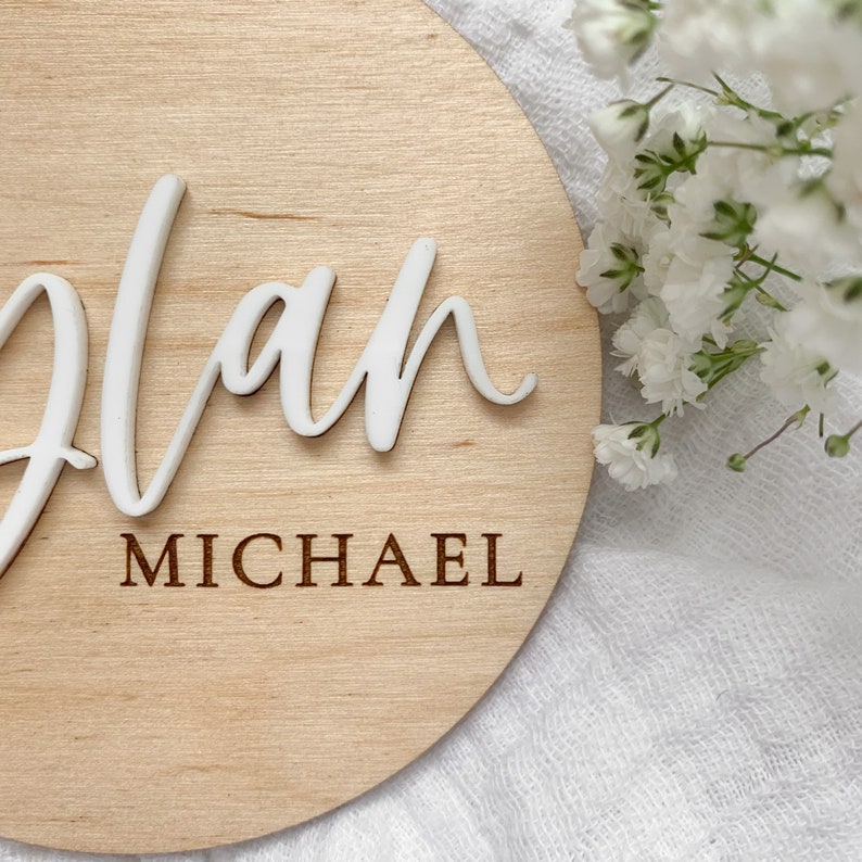 Baby Name Announcement Sign Wooden Circle Birth Announcement Sign Newborn Photo Name Sign Hospital Baby Stats Sign Bild 4