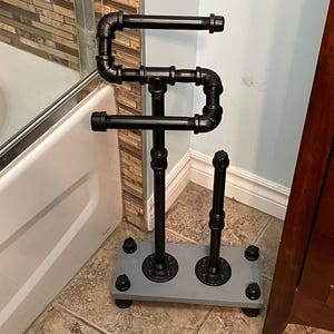 Over and under Industrial Style freestanding 5 roll toilet paper holder