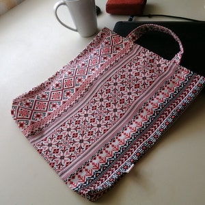 Hungarian Tote - kalotaszegi embroidery print