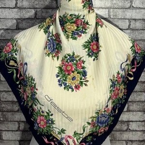 Free shipping Authentic d’este  silk scarf (33”x34”) C9674