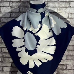 Gratis verzending Authentieke zijden sjaal (33 x 34 inch) C11489