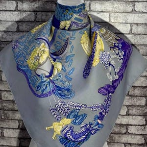 送料無料 本物「Chapeau」シルクスカーフ（34インチ×35インチ）C11484