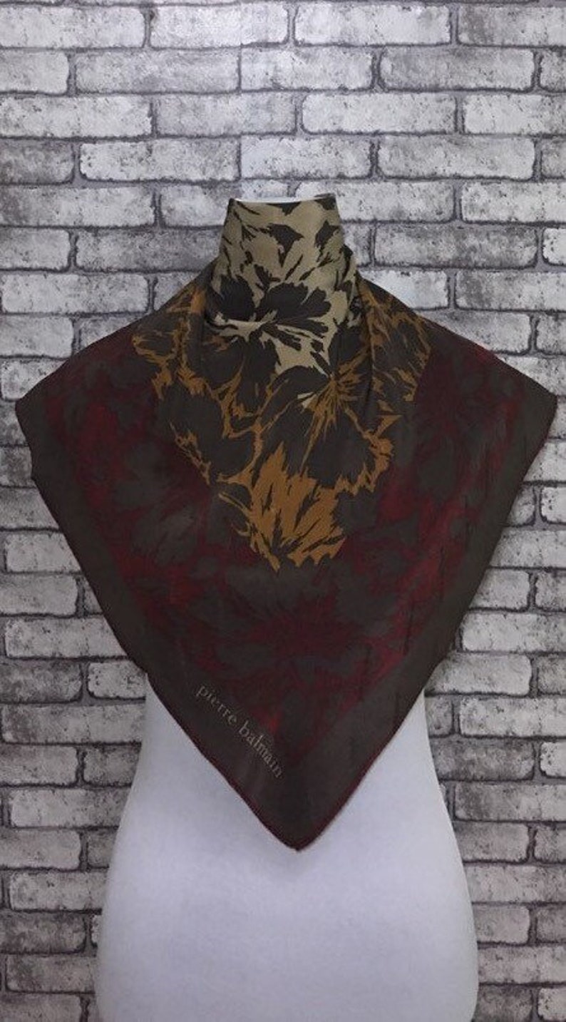 P 2718 Free post Authentic Pierre Balmain silk scarf 30x30