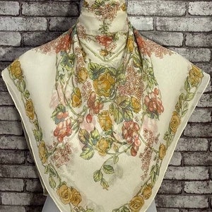Livraison gratuite Foulard en soie Liberty authentique (33"x34") C8668