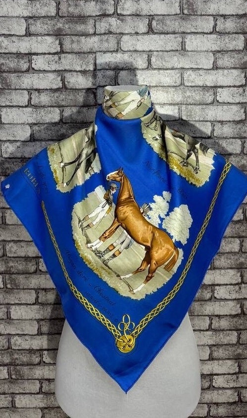 セール　エルメス LES ROBES シルクスカーフ セールエルメス LES ROBES シルクスカーフ