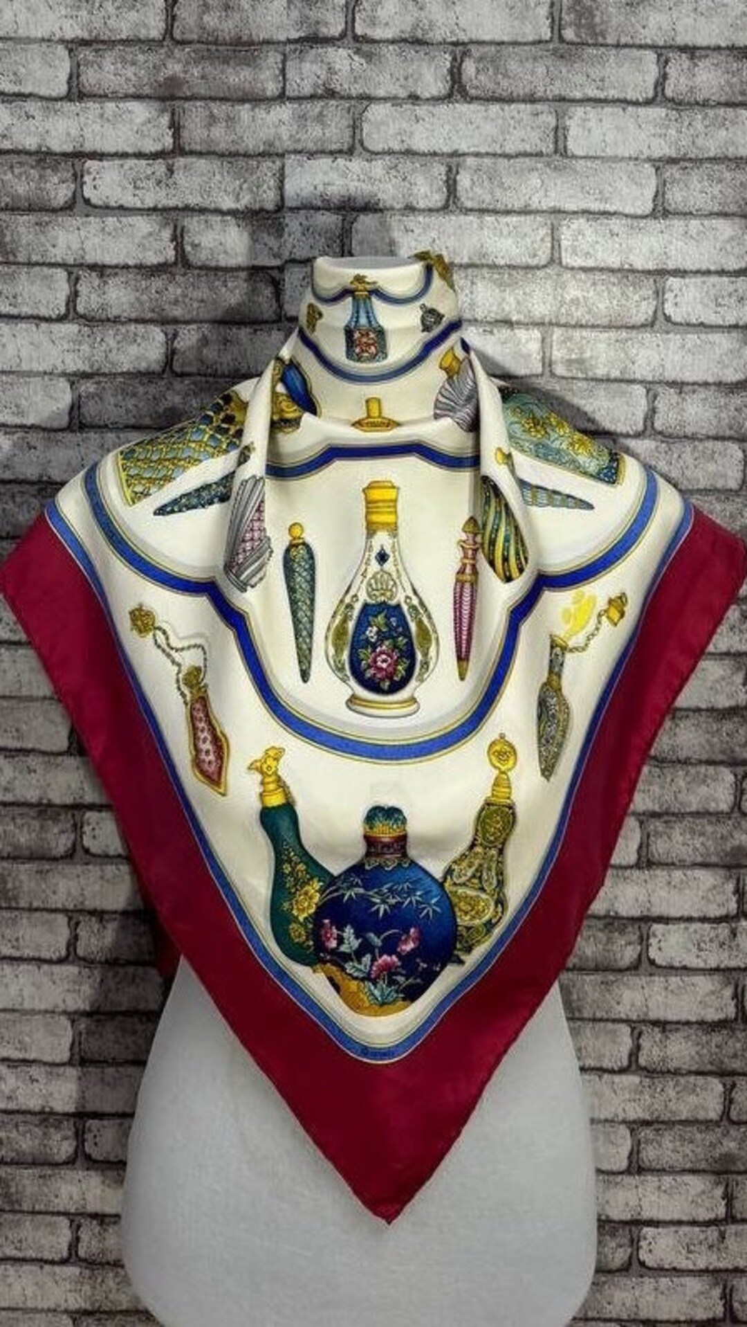 HERMES SCARF　100%SILK　MADE IN FRANC HERMES Ascot tie 100% silk Scarf Belt pattern France Brown