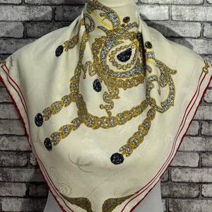 Livraison gratuite Authentique foulard en soie Cartier (33 x 34 po.) C10224